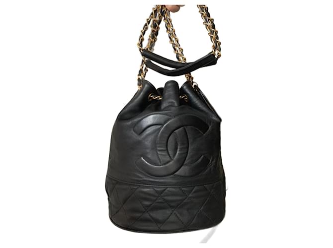 Chanel Bucket Black Fur  ref.1166900