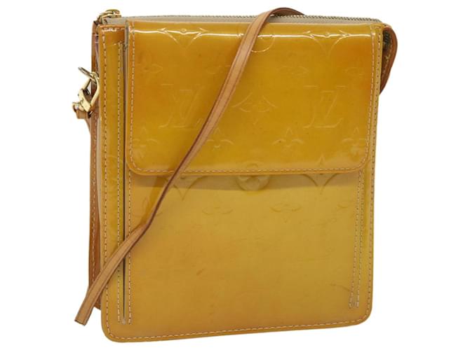 Louis Vuitton Beige Patent leather  ref.1168315