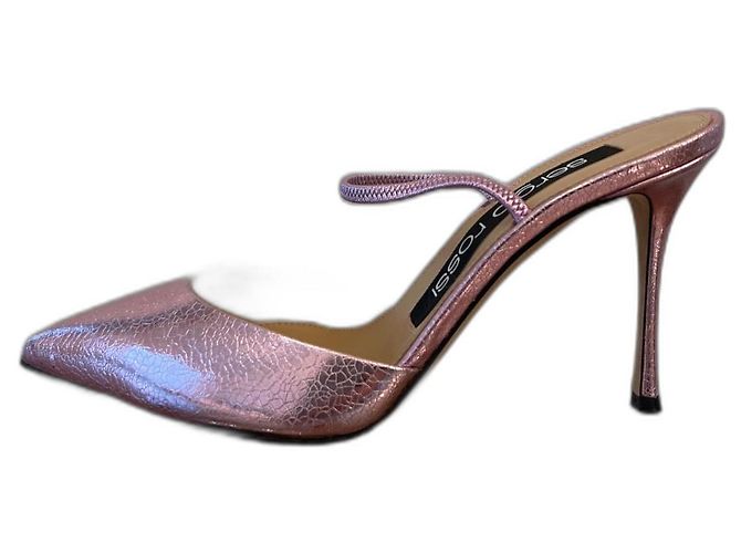 Sergio Rossi Godiva Slingbacks en cuir martelé rose clair