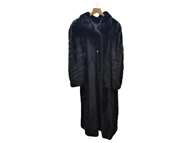 Christian Dior Coats, Outerwear Dark brown Fur  ref.1169092