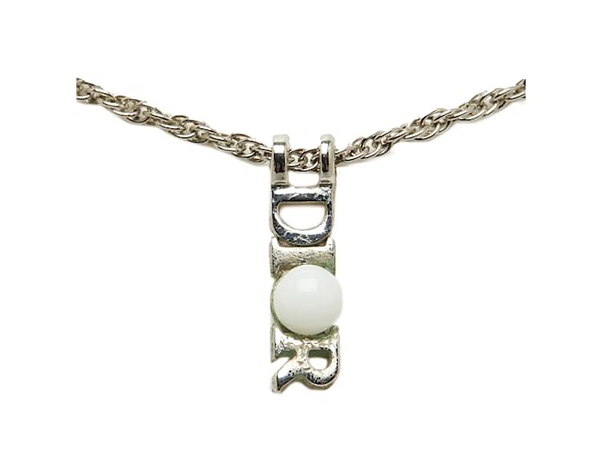 Collar con colgante de placa con logotipo Dior de plata  ref.1169369