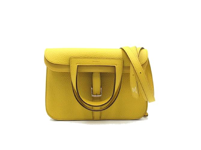 Hermès Clemence Halzan 25 Yellow Leather  ref.1169834