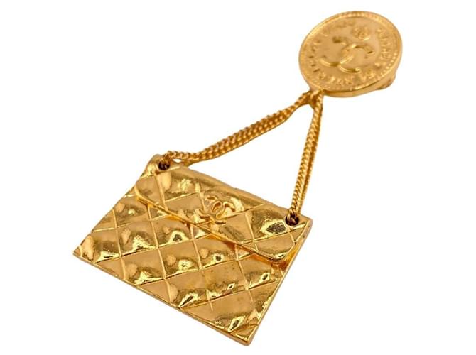 Timeless Chanel Matelassé Dourado Banhado a ouro  ref.1170696