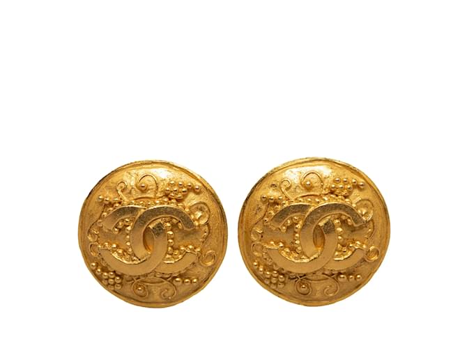 Clipe Chanel CC dourado em brincos Banhado a ouro  ref.1171772