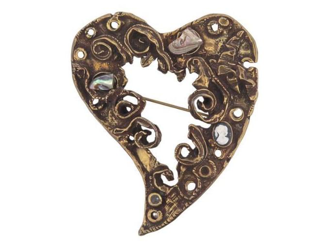 Other jewelry VINTAGE CHRISTIAN LACROIX HEART CHRISTMAS BROOCH 1994 GOLDEN METAL AGED EFFECT BROOCH  ref.1172263