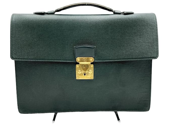 Louis Vuitton Serviette Green Leather  ref.1172705