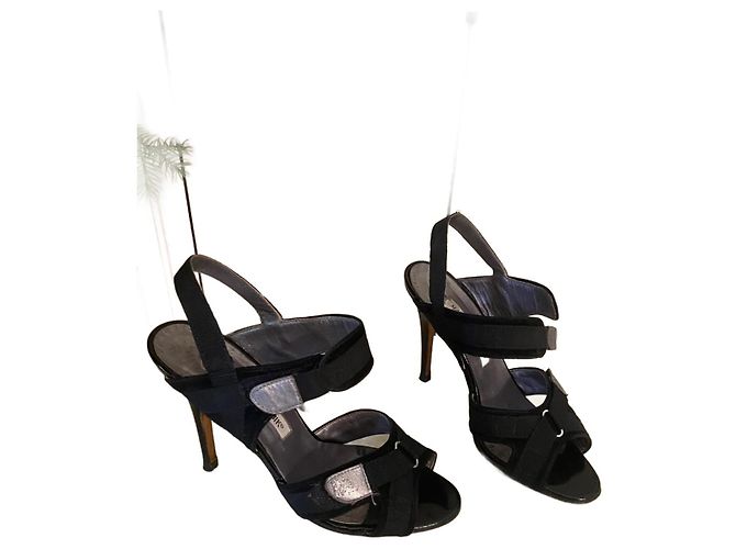 Sandali Manolo Blahnik Skitta in pelle nera Nero