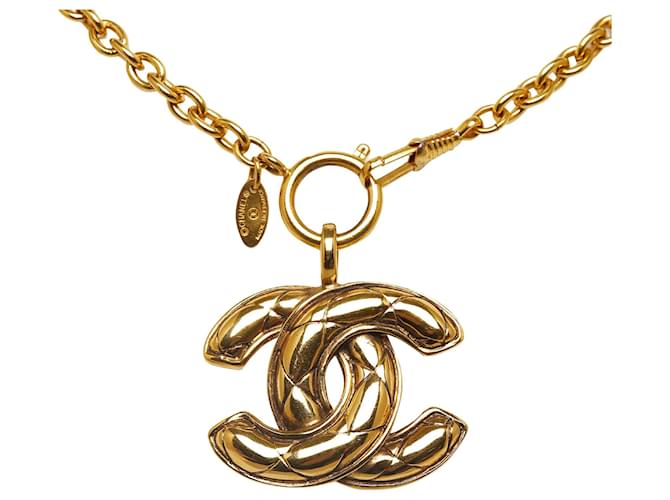 Collana ciondolo CC oro Chanel D'oro Metallo Placcato in oro  ref.1173854