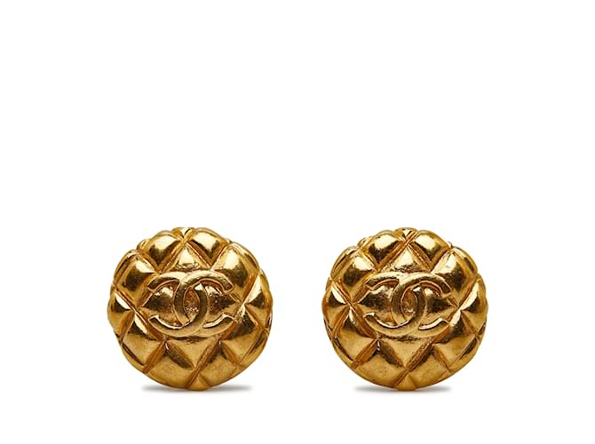 Boucles d'oreilles à clip Chanel CC dorées Plaqué or  ref.1174472