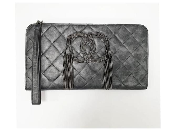 Chanel Metallic Quilted calf leather Chain CC Wristlet Clutch Black  ref.1175331