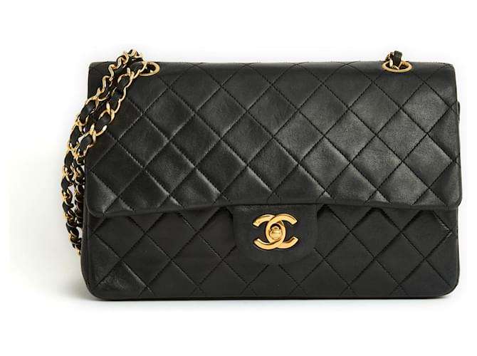 Timeless Chanel solapa forrada clásica 25 De color negro Cuero  ref.1175680