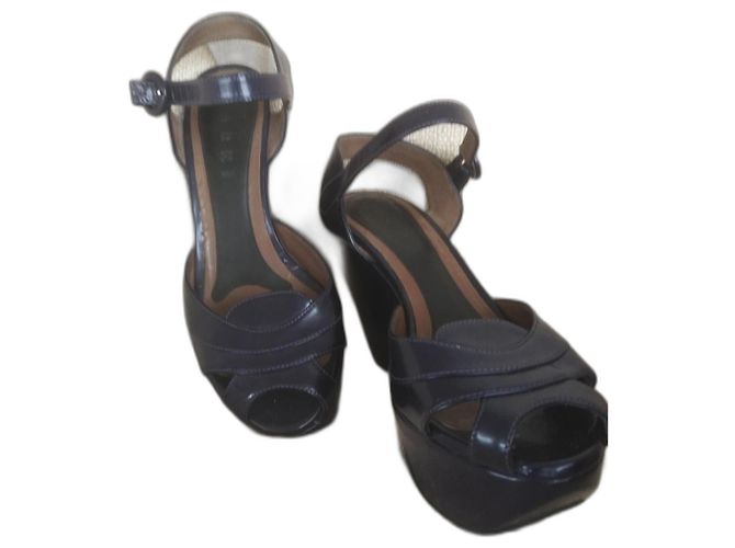 Sandales compensées Marni en cuir verni prune