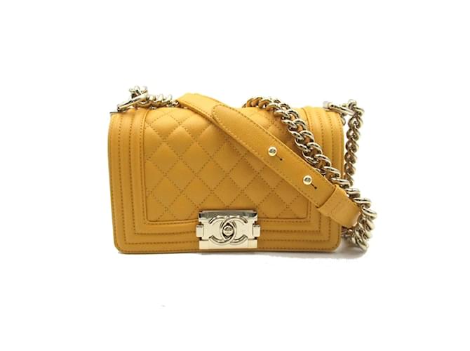 Bolsa de ombro de couro Chanel Small Classic Caviar Le Boy Flap A67085 em ótimo estado Amarelo  ref.1176037