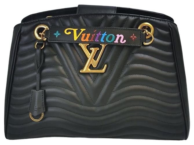 Louis Vuitton New Wave Ketteneinkaufstasche Schwarz Leder  ref.1176222