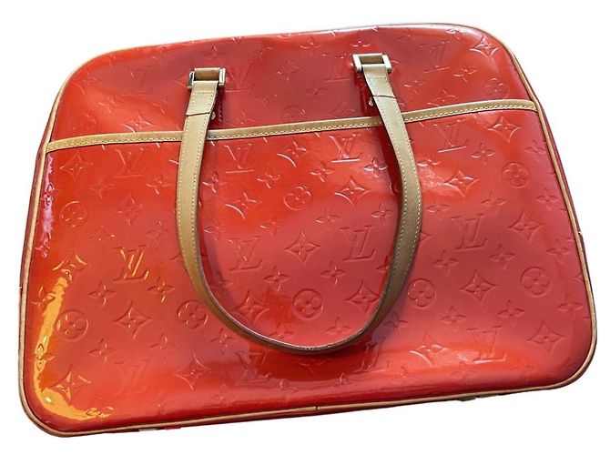 Louis Vuitton Modèle Sutton Rouge