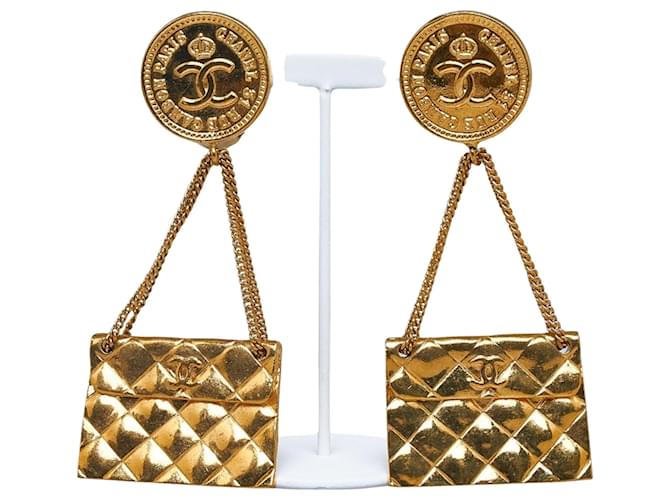Timeless Chanel Matelass� Dourado Banhado a ouro  ref.1176956