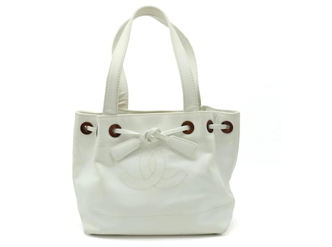 Timeless Chanel Branco Couro  ref.1177172