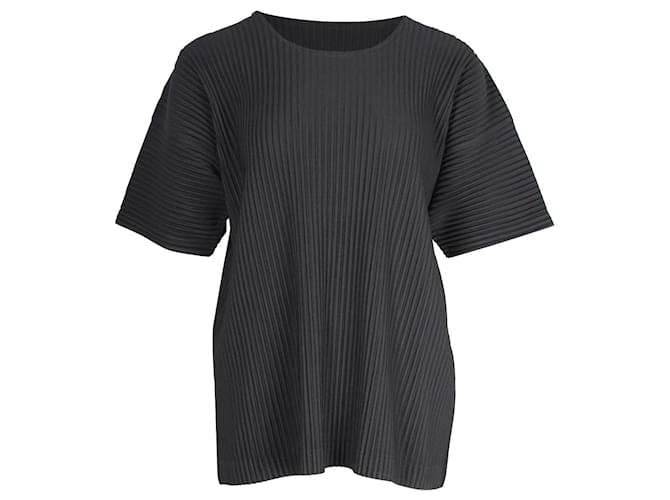 Issey Miyake Homme Plissé Issey Short-Sleeve T-shirt in Black Polyester  ref.1177687