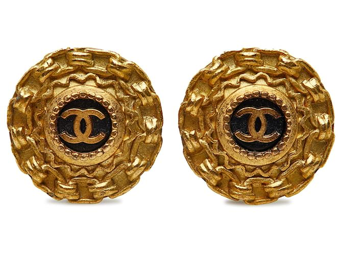 Chanel Gold CC Clip On Earrings Golden Metal Gold-plated  ref.1177914
