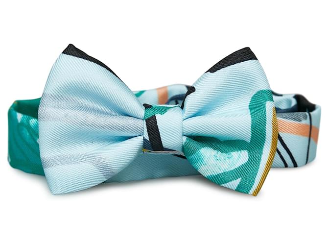 Noeud papillon en soie bleue Hermès Tissu Bleu clair  ref.1177933