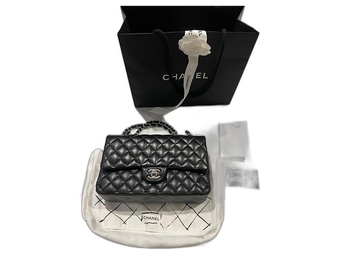 Chanel Timeless Handtasche aus schwarzem Lammleder