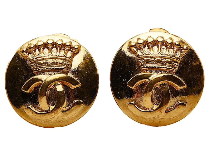 Boucles d'oreilles à clip CC en or Chanel Métal Plaqué or Doré  ref.1179492