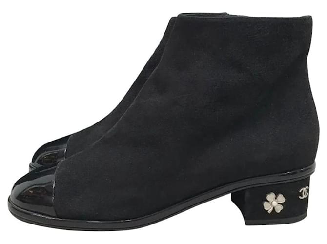 Chanel Wildleder-Lackleder-Charm-Cap-Toe-Kurzstiefel Braun Schweden  ref.1179564