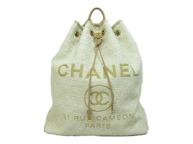 Chanel Sac à dos Deauville en tweed Toile Beige  ref.1181053