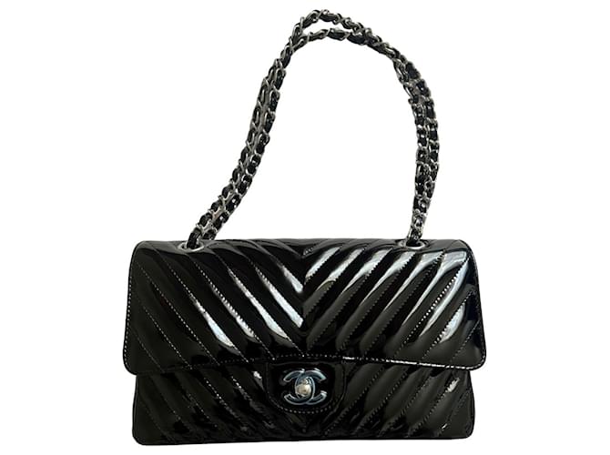 Timeless Chanel Handtaschen Schwarz Lackleder  ref.1181690