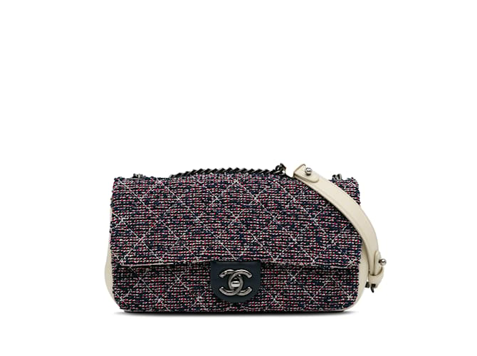 Bolso pequeño clásico con solapa de tweed Chanel azul Cuero  ref.1182011