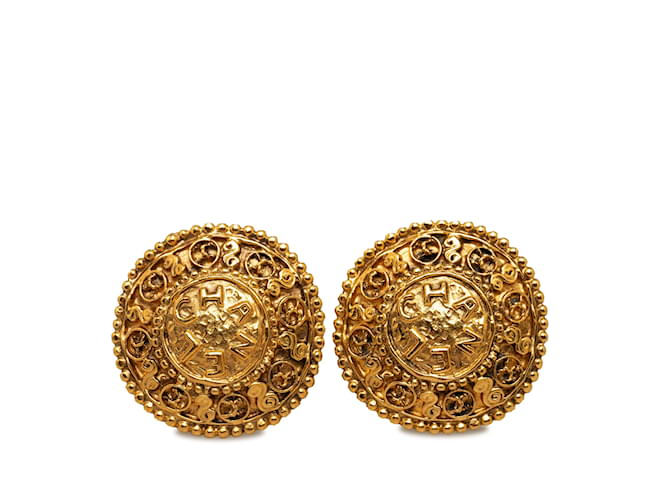 Boucles d'oreilles à clip Chanel CC dorées Plaqué or  ref.1182015