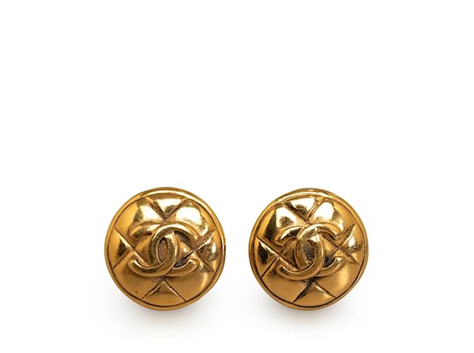 Gold Chanel CC Quilted Clip On Earrings Golden Gold-plated  ref.1182030