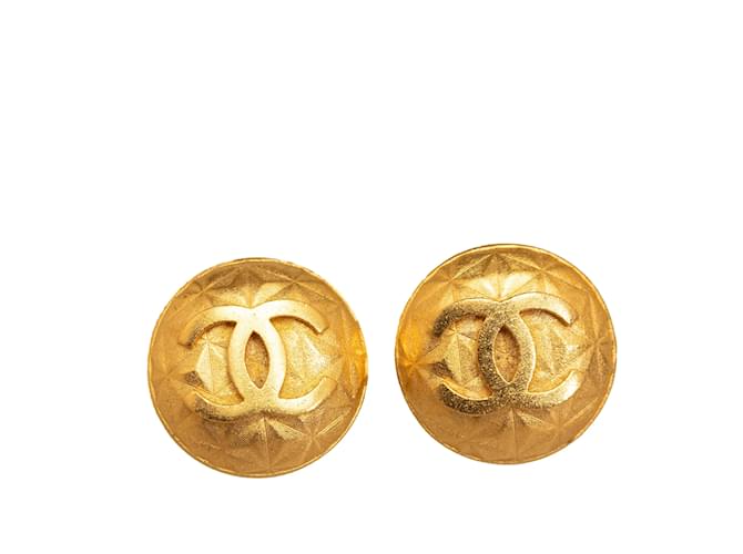 Gold Chanel CC Clip On Earrings Golden Gold-plated  ref.1182101