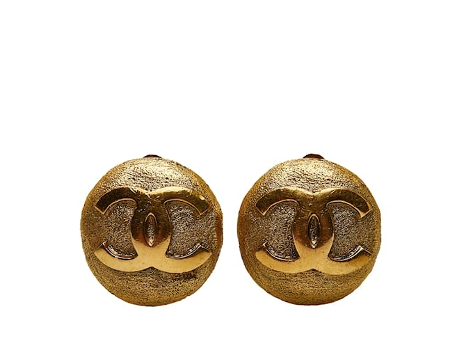 Gold Chanel CC Clip On Earrings Golden Gold-plated  ref.1182112