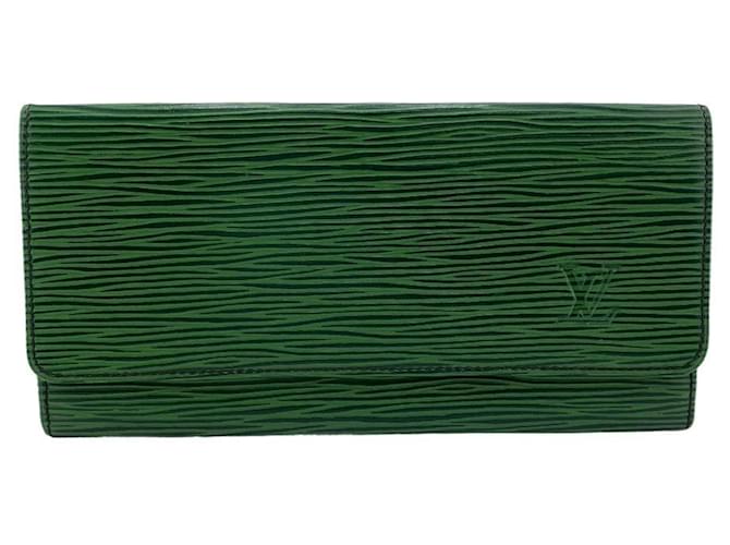 Louis Vuitton Verde Couro  ref.1182673