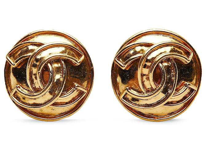 Chanel Gold CC Clip On Earrings Golden Metal Gold-plated  ref.1182859