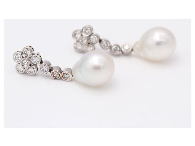 Autre Marque Orecchini con Perla Australiana e Diamanti Bianco