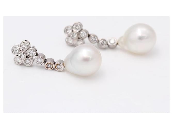 Autre Marque Boucles d'oreilles avec perle australienne et diamants Or blanc Blanc  ref.1183102