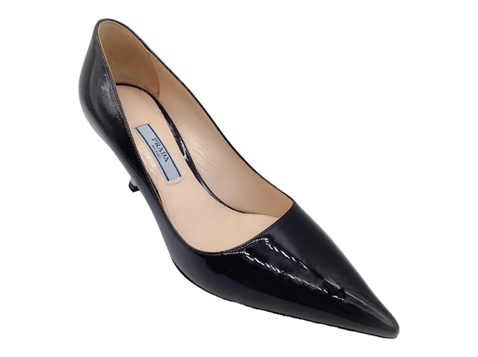 Zapatos de tacón de charol negro con punta en punta de Prada  ref.1184091