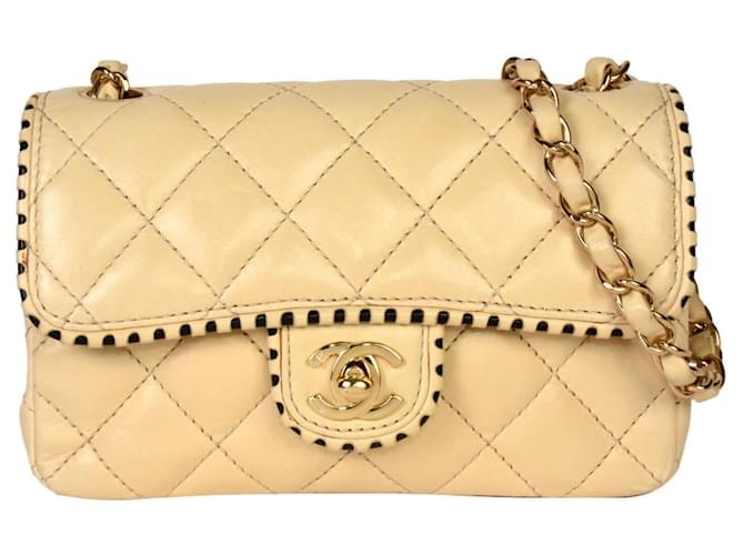 Timeless Chanel Bege Couro  ref.1184159