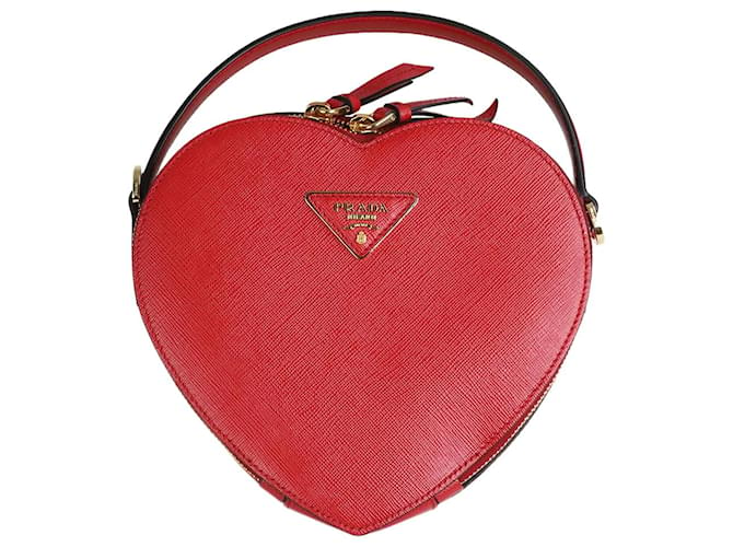 Prada sac coeur rouge new arrivals