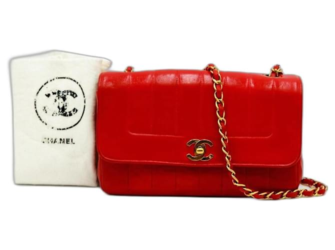 Timeless Chanel Bolsa de aba clássica atemporal com listra de pele de cordeiro vermelha Diana Média Vintage (raro) Vermelho Couro  ref.1184473