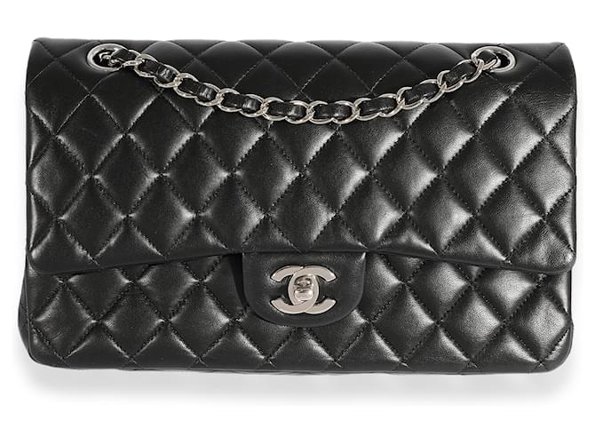 Timeless Bolsa Chanel Black Acolchoada Pele de Cordeiro Médio Clássico Forrado com Flap Preto Couro  ref.1189023