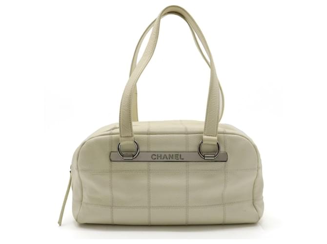 Chanel Chocolate bar White Leather  ref.1189441