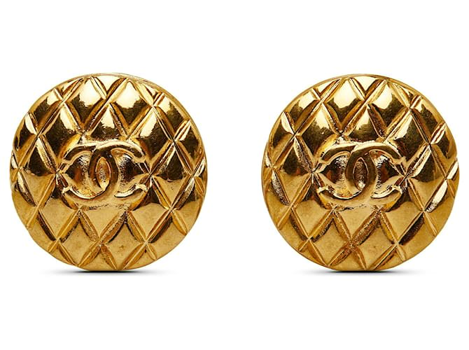 Chanel Gold CC Clip On Earrings Golden Metal Gold-plated  ref.1189608