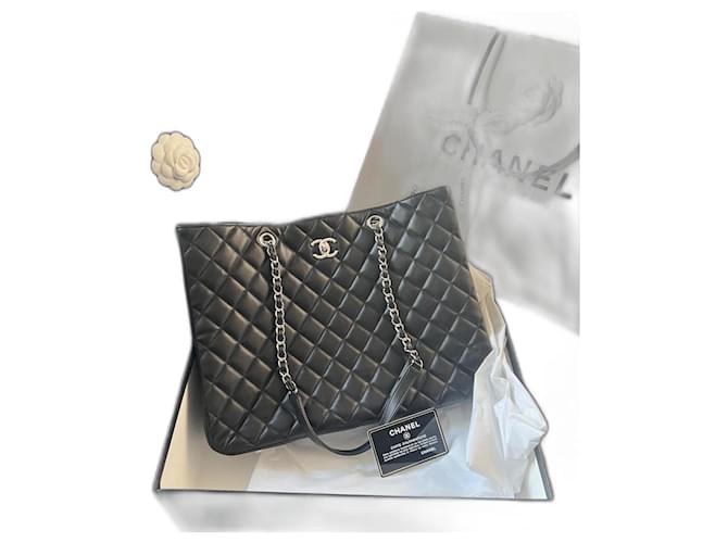 Timeless Chanel LARGE CABA 30 Classic Black Lambskin  ref.1189798