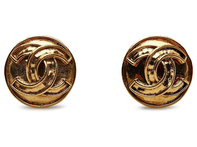 Chanel Gold CC Clip On Earrings Golden Metal Gold-plated  ref.1190869