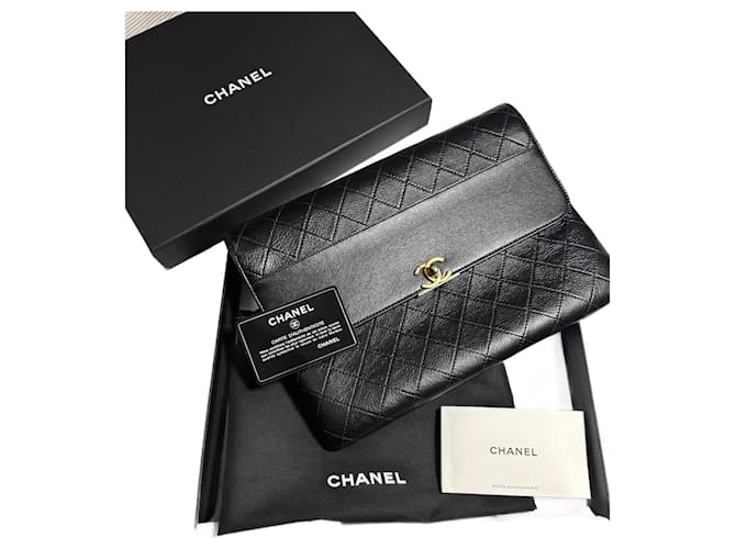 Chanel Clutch bags Black Leather  ref.1191050