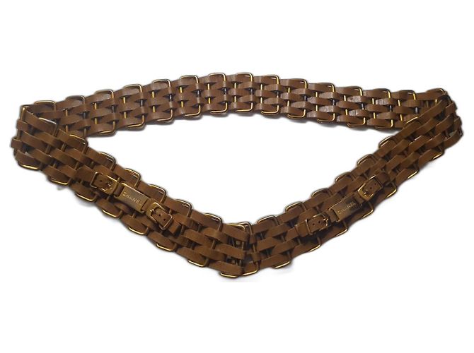 Cinto Chanel Camel em Couro e Metal Dourado Camelo