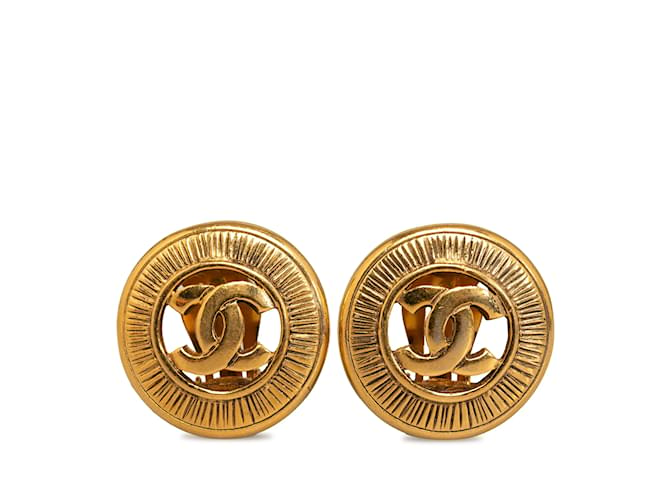 Gold Chanel CC Clip On Earrings Golden Gold-plated  ref.1191719